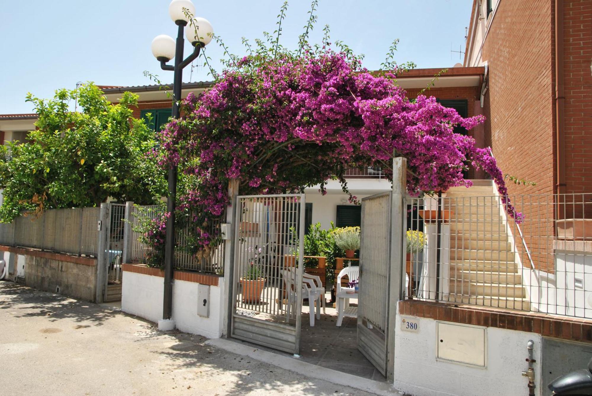 La Bouganville A 200 M Dal Mare Sperlonga Exterior photo